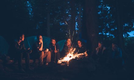 Campfire Safety Guide: Build, Maintain & Extinguish